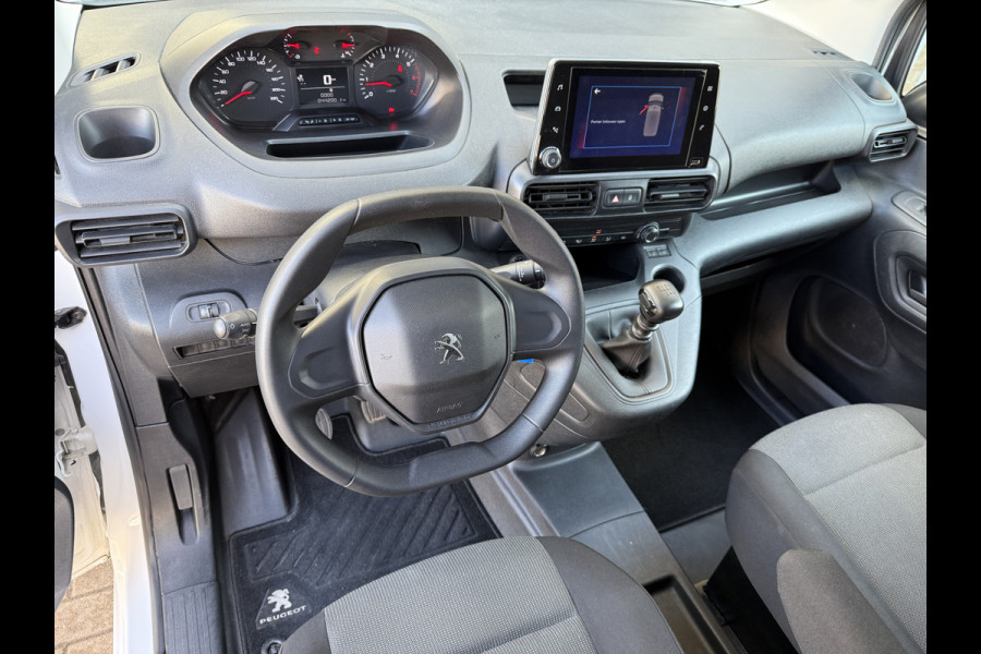Peugeot Partner 1.2 PureTech 111PK Benzine Premium EMISSIE VRIJE ZONE/ Navigatiesysteem/cruise control/CarPlay Peugeot Partner 1.2 PureTech 111PK Benzine Premium EMISSIE VRIJE ZONE/ Navigatiesysteem/cruise control/CarPlay