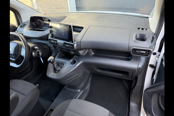 Peugeot Partner 1.2 PureTech 111PK Benzine Premium EMISSIE VRIJE ZONE/ Navigatiesysteem/cruise control/CarPlay Peugeot Partner 1.2 PureTech 111PK Benzine Premium EMISSIE VRIJE ZONE/ Navigatiesysteem/cruise control/CarPlay