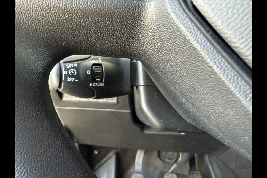 Peugeot Partner 1.2 PureTech 111PK Benzine Premium EMISSIE VRIJE ZONE/ Navigatiesysteem/cruise control/CarPlay Peugeot Partner 1.2 PureTech 111PK Benzine Premium EMISSIE VRIJE ZONE/ Navigatiesysteem/cruise control/CarPlay