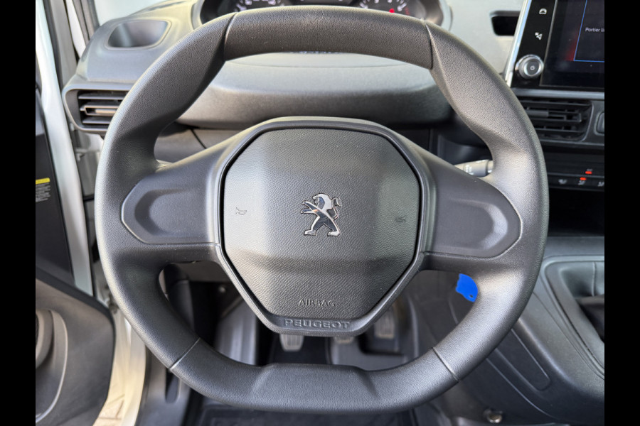 Peugeot Partner 1.2 PureTech 111PK Benzine Premium EMISSIE VRIJE ZONE/ Navigatiesysteem/cruise control/CarPlay Peugeot Partner 1.2 PureTech 111PK Benzine Premium EMISSIE VRIJE ZONE/ Navigatiesysteem/cruise control/CarPlay