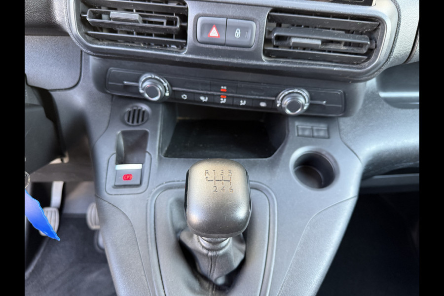 Peugeot Partner 1.2 PureTech 111PK Benzine Premium EMISSIE VRIJE ZONE/ Navigatiesysteem/cruise control/CarPlay Peugeot Partner 1.2 PureTech 111PK Benzine Premium EMISSIE VRIJE ZONE/ Navigatiesysteem/cruise control/CarPlay