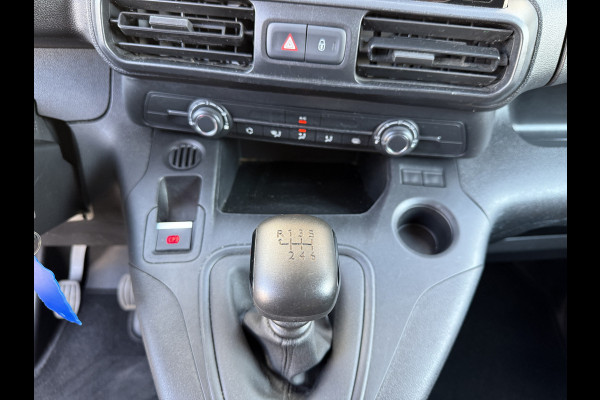 Peugeot Partner 1.2 PureTech 111PK Benzine Premium EMISSIE VRIJE ZONE/ Navigatiesysteem/cruise control/CarPlay Peugeot Partner 1.2 PureTech 111PK Benzine Premium EMISSIE VRIJE ZONE/ Navigatiesysteem/cruise control/CarPlay