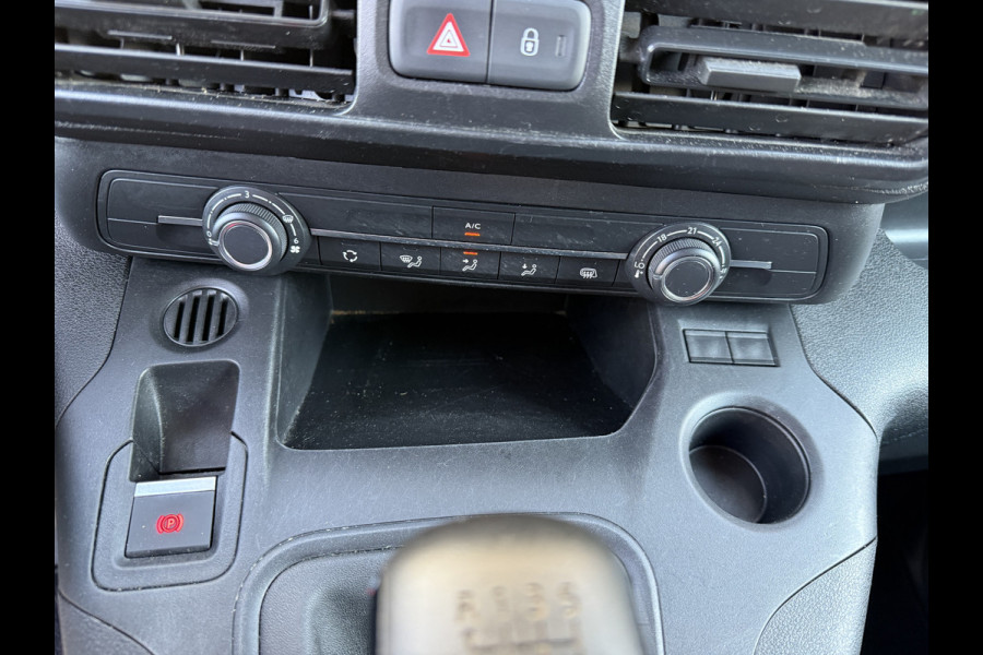 Peugeot Partner 1.2 PureTech 111PK Benzine Premium EMISSIE VRIJE ZONE/ Navigatiesysteem/cruise control/CarPlay Peugeot Partner 1.2 PureTech 111PK Benzine Premium EMISSIE VRIJE ZONE/ Navigatiesysteem/cruise control/CarPlay