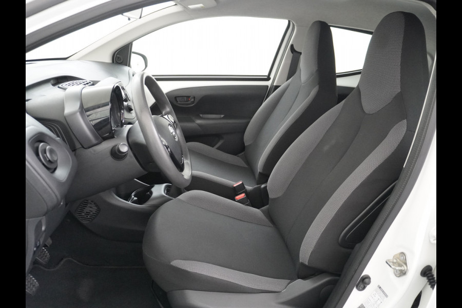 Toyota Aygo 1.0 VVT-i 5Drs Airco Cruise Control Led X-Fun Bluetooth Carkit Isofix