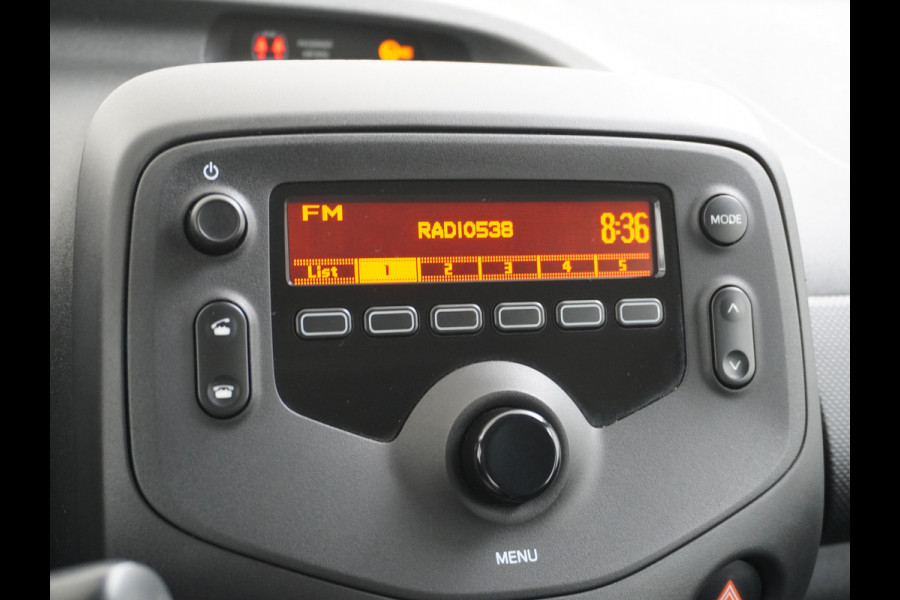 Toyota Aygo 1.0 VVT-i 5Drs Airco Cruise Control Led X-Fun Bluetooth Carkit Isofix