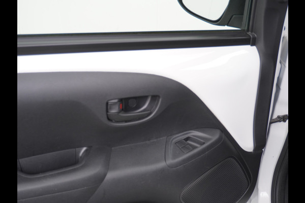 Toyota Aygo 1.0 VVT-i 5Drs Airco Cruise Control Led X-Fun Bluetooth Carkit Isofix
