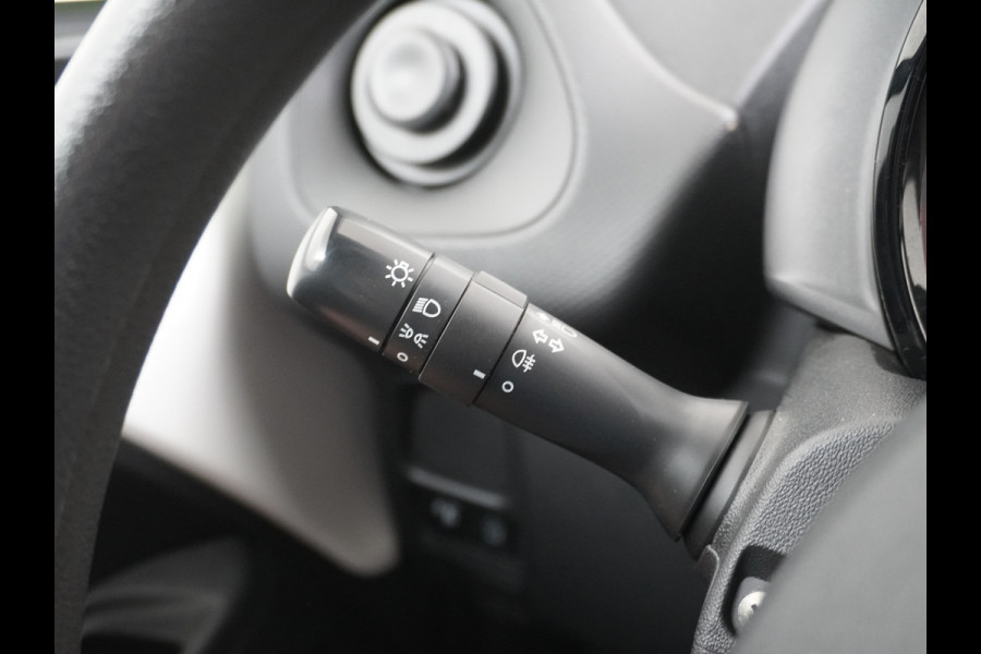 Toyota Aygo 1.0 VVT-i 5Drs Airco Cruise Control Led X-Fun Bluetooth Carkit Isofix