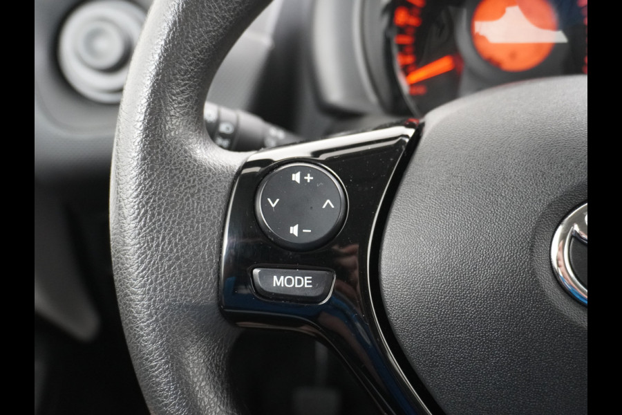 Toyota Aygo 1.0 VVT-i 5Drs Airco Cruise Control Led X-Fun Bluetooth Carkit Isofix