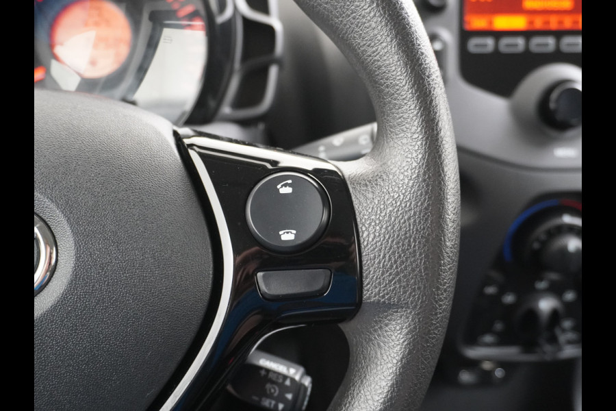 Toyota Aygo 1.0 VVT-i 5Drs Airco Cruise Control Led X-Fun Bluetooth Carkit Isofix
