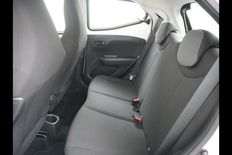 Toyota Aygo 1.0 VVT-i 5Drs Airco Cruise Control Led X-Fun Bluetooth Carkit Isofix