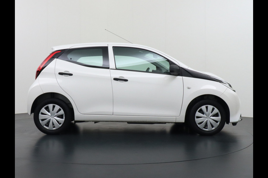 Toyota Aygo 1.0 VVT-i 5Drs Airco Cruise Control Led X-Fun Bluetooth Carkit Isofix