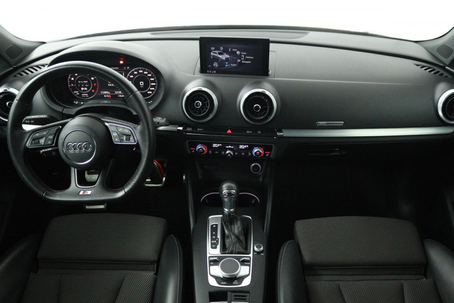 Audi A3 Sportback 35 TFSI CoD Advance Sport (STOELVERWARMING, DIGITALE COCKPIT, AUTOMAAT, NAVIGATIE, PARKEERSENSOREN)