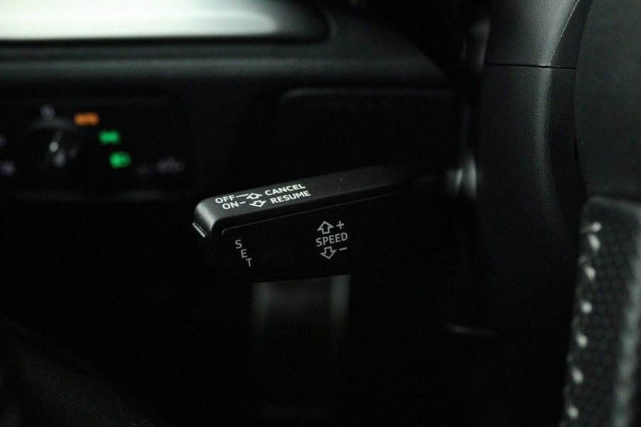 Audi A3 Sportback 35 TFSI CoD Advance Sport (STOELVERWARMING, DIGITALE COCKPIT, AUTOMAAT, NAVIGATIE, PARKEERSENSOREN)