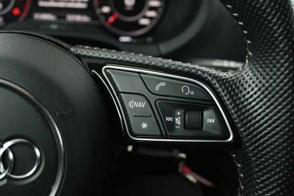 Audi A3 Sportback 35 TFSI CoD Advance Sport (STOELVERWARMING, DIGITALE COCKPIT, AUTOMAAT, NAVIGATIE, PARKEERSENSOREN)