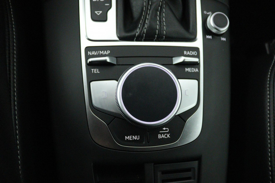 Audi A3 Sportback 35 TFSI CoD Advance Sport (STOELVERWARMING, DIGITALE COCKPIT, AUTOMAAT, NAVIGATIE, PARKEERSENSOREN)