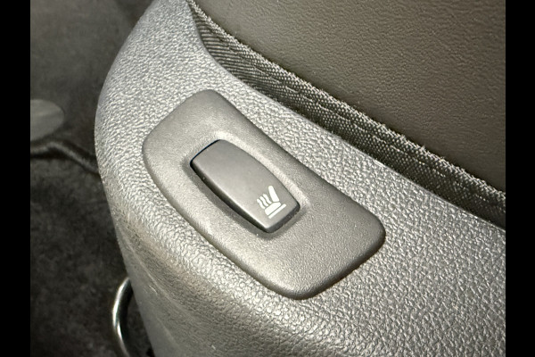 Renault Clio 0.9 TCe 90pk | Bose | R-Link Navi | 17 inch | Stoelverwarming | LED | Camera | 100% Dealer onderhouden!