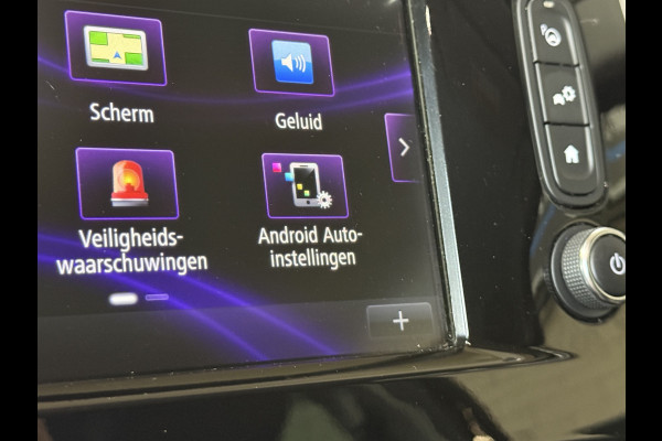 Renault Clio 0.9 TCe 90pk | Bose | R-Link Navi | 17 inch | Stoelverwarming | LED | Camera | 100% Dealer onderhouden!