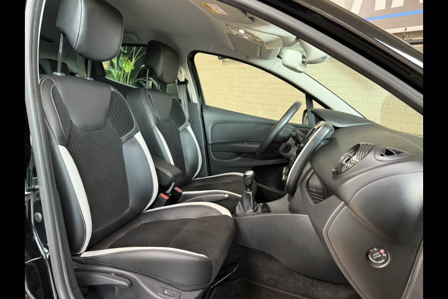 Renault Clio 0.9 TCe 90pk | Bose | R-Link Navi | 17 inch | Stoelverwarming | LED | Camera | 100% Dealer onderhouden!