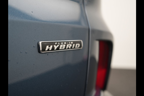 Ford Kuga 2.5 Titanium X Plug In Hybrid 225pk Dealer O.H. PHEV | Trekhaak Af Fabriek | Adaptive Cruise | Head Up | 360 Camera | Verwarmde Lederen Sportstoelen & Stuur | Blis | Navigatie | Keyless | Virtual | DAB |