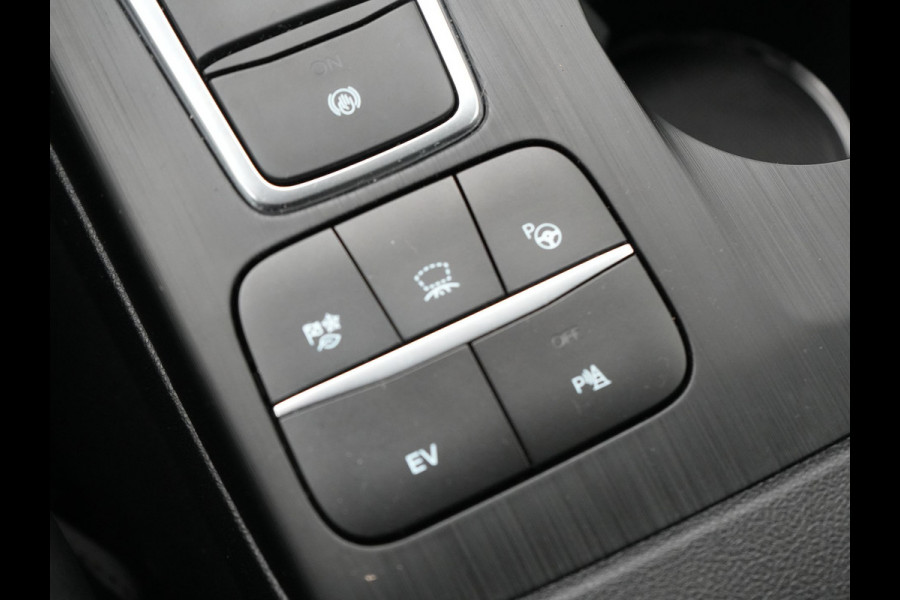 Ford Kuga 2.5 Titanium X Plug In Hybrid 225pk Dealer O.H. PHEV | Trekhaak Af Fabriek | Adaptive Cruise | Head Up | 360 Camera | Verwarmde Lederen Sportstoelen & Stuur | Blis | Navigatie | Keyless | Virtual | DAB |