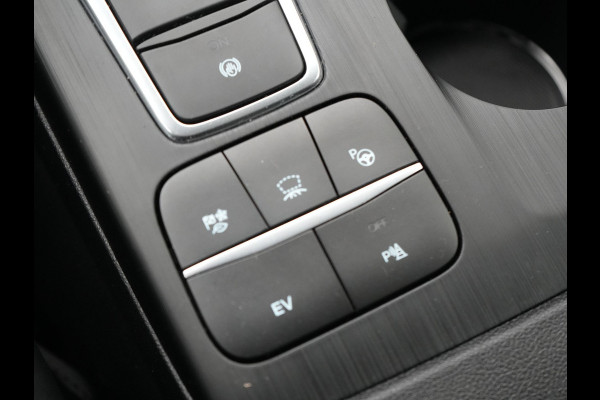 Ford Kuga 2.5 Titanium X Plug In Hybrid 225pk Dealer O.H. PHEV | Trekhaak Af Fabriek | Adaptive Cruise | Head Up | 360 Camera | Verwarmde Lederen Sportstoelen & Stuur | Blis | Navigatie | Keyless | Virtual | DAB |