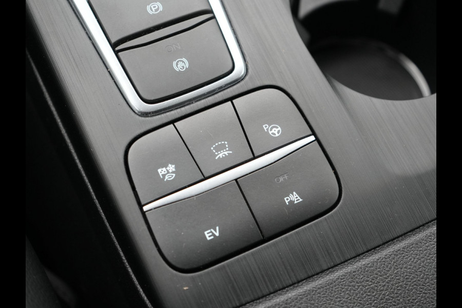 Ford Kuga 2.5 Titanium X Plug In Hybrid 225pk Dealer O.H. PHEV | Trekhaak Af Fabriek | Adaptive Cruise | Head Up | 360 Camera | Verwarmde Lederen Sportstoelen & Stuur | Blis | Navigatie | Keyless | Virtual | DAB |
