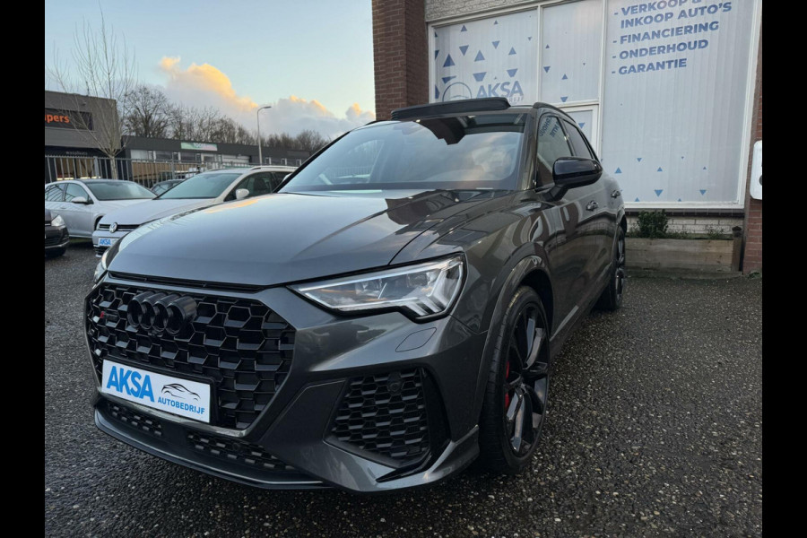 Audi RS Q3 RS Q3 2.5 TFSI Audi RS Q3 RS Q3 2.5 TFSI