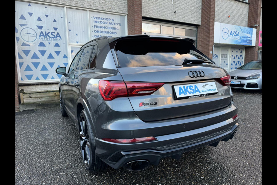 Audi RS Q3 RS Q3 2.5 TFSI Audi RS Q3 RS Q3 2.5 TFSI