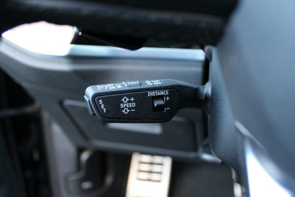 Audi RS Q3 RS Q3 2.5 TFSI Audi RS Q3 RS Q3 2.5 TFSI