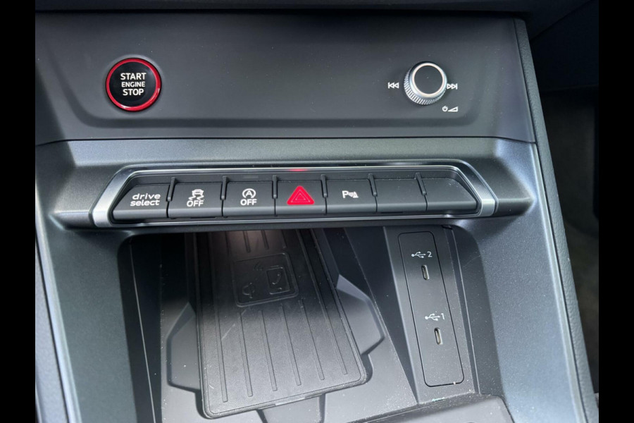 Audi RS Q3 RS Q3 2.5 TFSI Audi RS Q3 RS Q3 2.5 TFSI