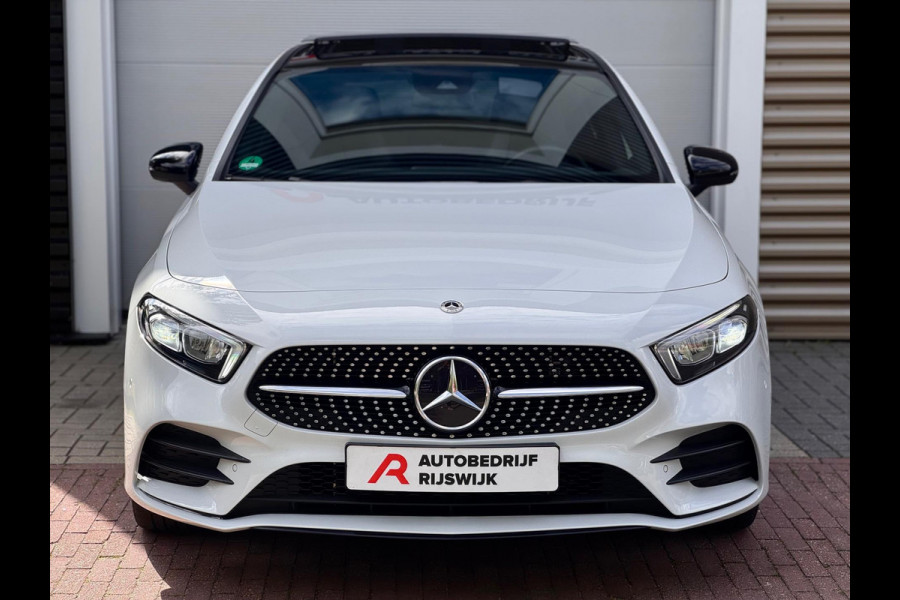 Mercedes-Benz A-Klasse 250 e Business Solution AMG Pano/Sfeer/Camera