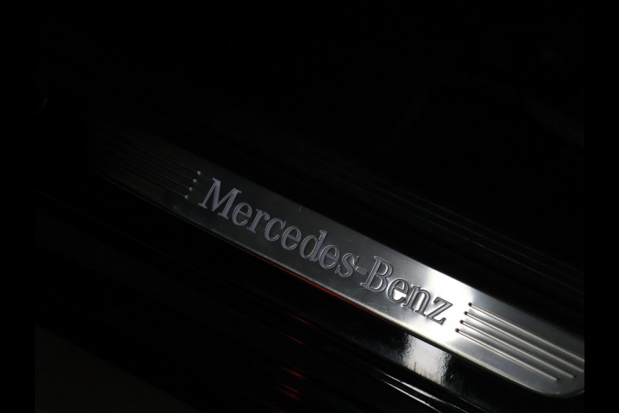Mercedes-Benz C-Klasse 200 AMG Sport Night pakket [CAMERA, VOL LEDER, LEDVERLICHTING, STOELVERWARMING, PDC V+A, BLUETOOTH, CRUISE, CLIMATE, NIEUWSTAAT]