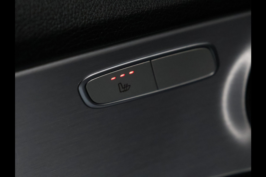 Mercedes-Benz C-Klasse 200 AMG Sport Night pakket [CAMERA, VOL LEDER, LEDVERLICHTING, STOELVERWARMING, PDC V+A, BLUETOOTH, CRUISE, CLIMATE, NIEUWSTAAT]