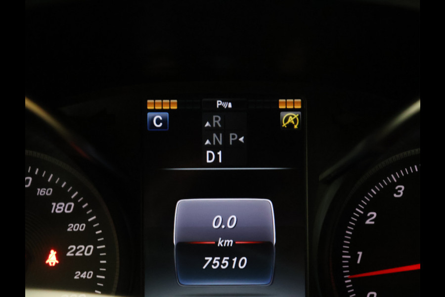 Mercedes-Benz C-Klasse 200 AMG Sport Night pakket [CAMERA, VOL LEDER, LEDVERLICHTING, STOELVERWARMING, PDC V+A, BLUETOOTH, CRUISE, CLIMATE, NIEUWSTAAT]