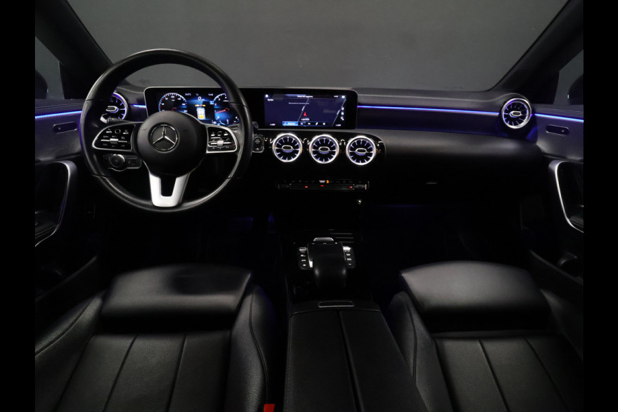 Mercedes-Benz CLA-Klasse 200 Business Solution Progressive [SCHUIFKANTELDAK, CAMERA, PDC 360+, APPLE CARPLAY, ANDROID AUTO, STOELVERWARMING, CRUISE CONTROL, FLIPPERS, AUTO AIRCO, NAVIGATIE, NIEUWSTAAT]