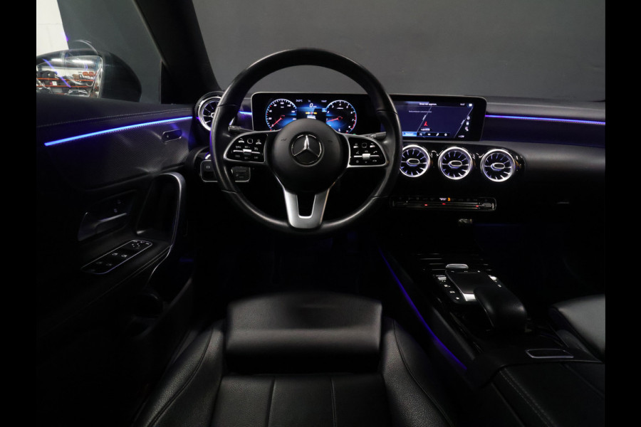 Mercedes-Benz CLA-Klasse 200 Business Solution Progressive [SCHUIFKANTELDAK, CAMERA, PDC 360+, APPLE CARPLAY, ANDROID AUTO, STOELVERWARMING, CRUISE CONTROL, FLIPPERS, AUTO AIRCO, NAVIGATIE, NIEUWSTAAT]