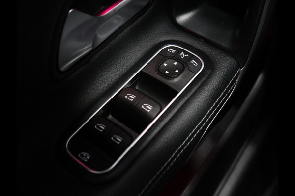 Mercedes-Benz CLA-Klasse 200 Business Solution Progressive [SCHUIFKANTELDAK, CAMERA, PDC 360+, APPLE CARPLAY, ANDROID AUTO, STOELVERWARMING, CRUISE CONTROL, FLIPPERS, AUTO AIRCO, NAVIGATIE, NIEUWSTAAT]