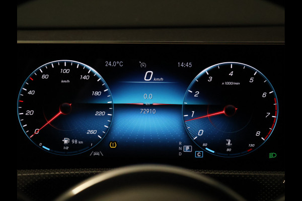 Mercedes-Benz CLA-Klasse 200 Business Solution Progressive [SCHUIFKANTELDAK, CAMERA, PDC 360+, APPLE CARPLAY, ANDROID AUTO, STOELVERWARMING, CRUISE CONTROL, FLIPPERS, AUTO AIRCO, NAVIGATIE, NIEUWSTAAT]