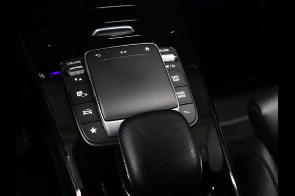 Mercedes-Benz CLA-Klasse 200 Business Solution Progressive [SCHUIFKANTELDAK, CAMERA, PDC 360+, APPLE CARPLAY, ANDROID AUTO, STOELVERWARMING, CRUISE CONTROL, FLIPPERS, AUTO AIRCO, NAVIGATIE, NIEUWSTAAT]