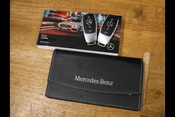 Mercedes-Benz CLA-Klasse 200 Business Solution Progressive [SCHUIFKANTELDAK, CAMERA, PDC 360+, APPLE CARPLAY, ANDROID AUTO, STOELVERWARMING, CRUISE CONTROL, FLIPPERS, AUTO AIRCO, NAVIGATIE, NIEUWSTAAT]