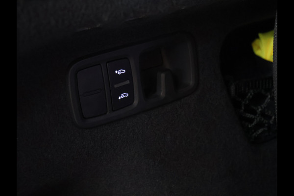 Audi Q8 55 TFSI e quattro S Line Sport [RS STOELEN, SCHUIFKANTELDAK, APPLE CARPLAY, BANG & OLUFSEN, MEMORY SEATS, ADAPTIVE CRUISE, 360 CAMERA, STUURVERWARMING, STOELVERWARMING, NIEUWSTAAT]