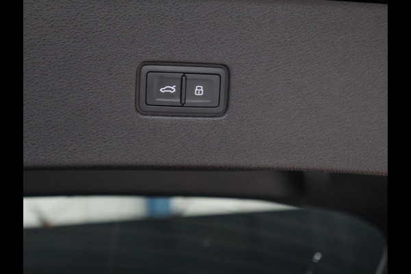 Audi Q8 55 TFSI e quattro S Line Sport [RS STOELEN, SCHUIFKANTELDAK, APPLE CARPLAY, BANG & OLUFSEN, MEMORY SEATS, ADAPTIVE CRUISE, 360 CAMERA, STUURVERWARMING, STOELVERWARMING, NIEUWSTAAT]