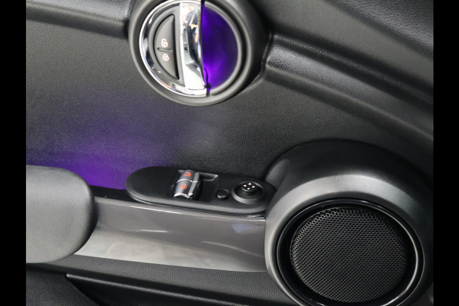 MINI Mini 1.5 Cooper Pepper [AUTOMAAT, UNION JACK ACHTERLICHT, STOELVERWARMING, PARKEERSENSOREN VOOR/ACHTER, CLIMATE, BLUETOOTH, LED KOPLAMPEN, NIEUWSTAAT]
