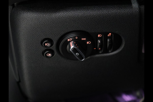 MINI Mini 1.5 Cooper Pepper [AUTOMAAT, UNION JACK ACHTERLICHT, STOELVERWARMING, PARKEERSENSOREN VOOR/ACHTER, CLIMATE, BLUETOOTH, LED KOPLAMPEN, NIEUWSTAAT]