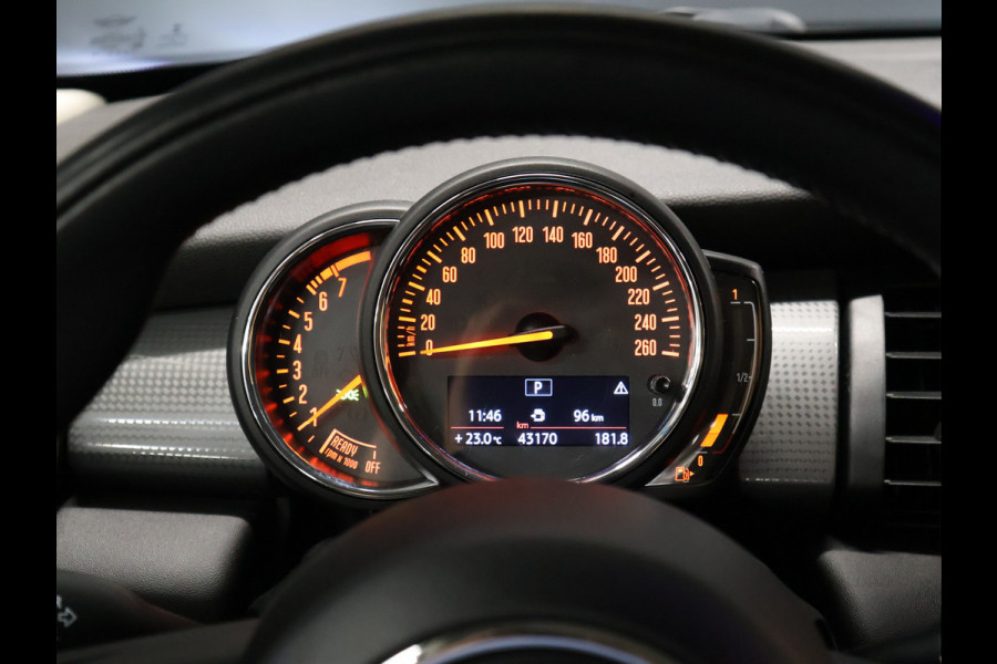 MINI Mini 1.5 Cooper Pepper [AUTOMAAT, UNION JACK ACHTERLICHT, STOELVERWARMING, PARKEERSENSOREN VOOR/ACHTER, CLIMATE, BLUETOOTH, LED KOPLAMPEN, NIEUWSTAAT]