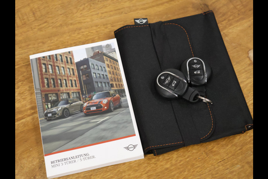 MINI Mini 1.5 Cooper Pepper [AUTOMAAT, UNION JACK ACHTERLICHT, STOELVERWARMING, PARKEERSENSOREN VOOR/ACHTER, CLIMATE, BLUETOOTH, LED KOPLAMPEN, NIEUWSTAAT]