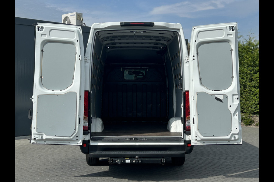 Iveco Daily 35S14V 2.3 140 PK E6 / L2H2 / 3.5T TREKHAAK / 68.554 KM !! / AIRCO / BLUETOOTH / 3-ZITS / TREKHAAK