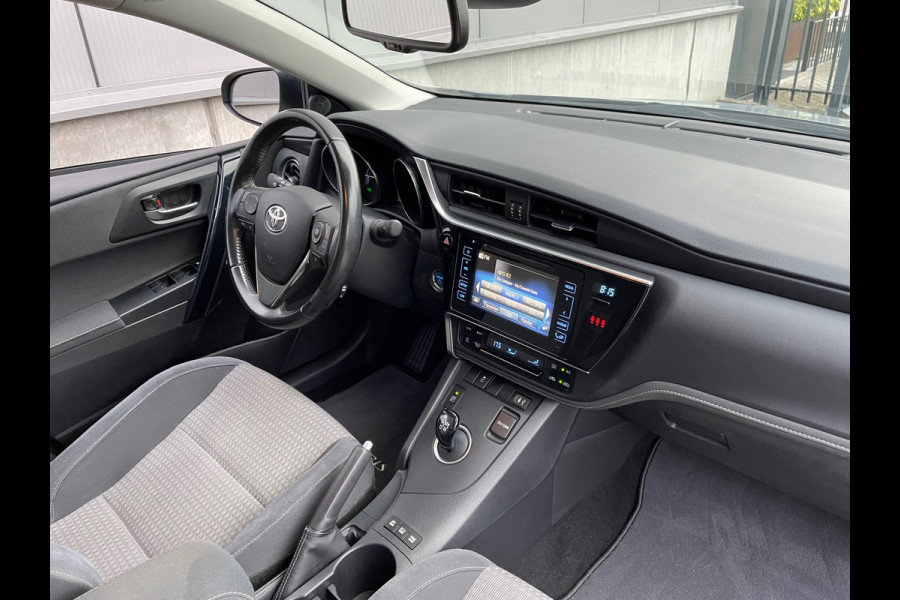 Toyota Auris 1.8 Hybrid Energy Plus / Navigatie / Trekhaak