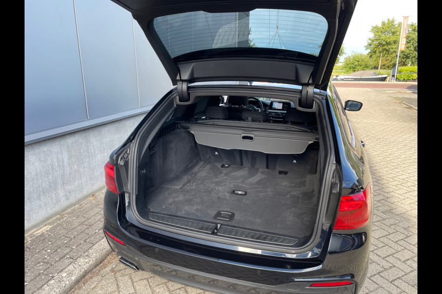BMW 5 Serie Touring 540i xDrive High Executive PanoramaDak / M-Sport