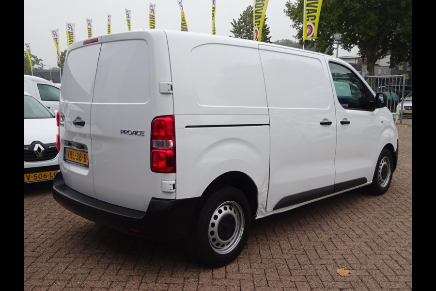 Toyota ProAce Worker 2.0 D-4D Live 140 PK 3 ZITS AIRCO NAVIGATIE GROOT